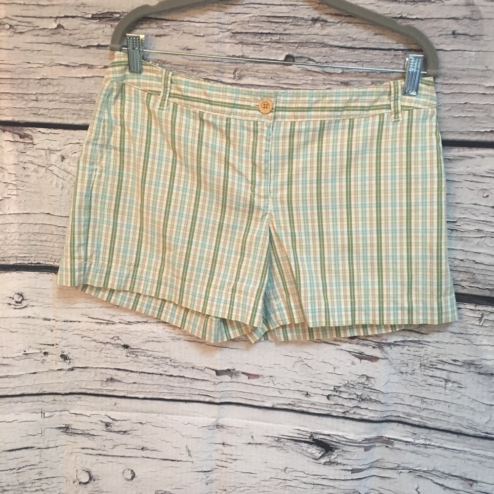 Ann Taylor LOFT plaid shorts. Green/White. Size 8